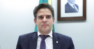 Câmara dos Deputados aprova projeto que reduz exigências para posse de armas e facilita instalação de clubes de tiro